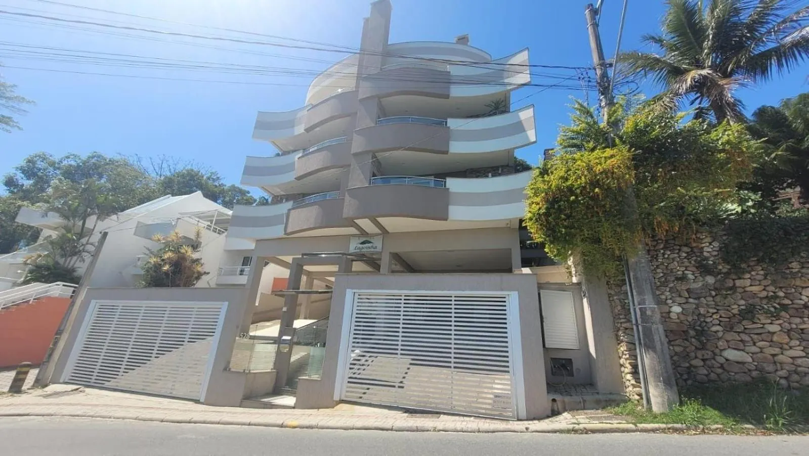 B164 - Apto Na Praia Da Lagoinha Para Alugar Bombinhas 0*,  Brazil
